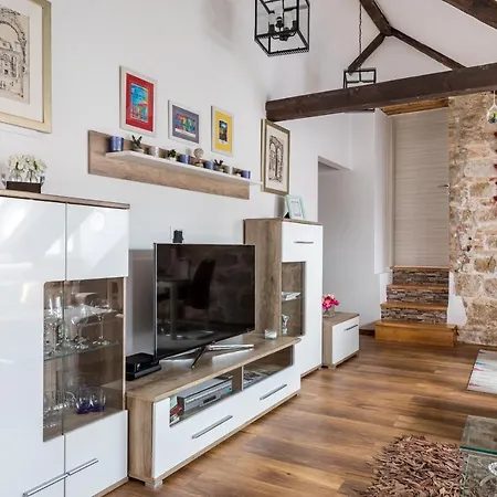 Petrova Attic Apartman