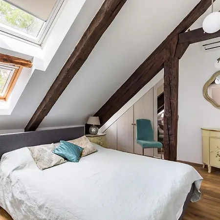 Apartman Petrova Attic Split