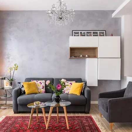 Petrova Attic Apartman *