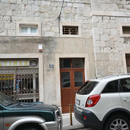 아파트 Petrova Attic