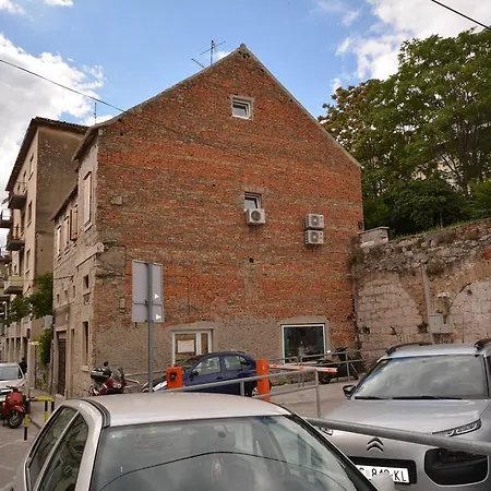 아파트 Petrova Attic