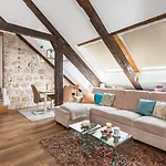 Lägenhet Petrova Attic