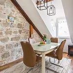 Lägenhet Petrova Attic *