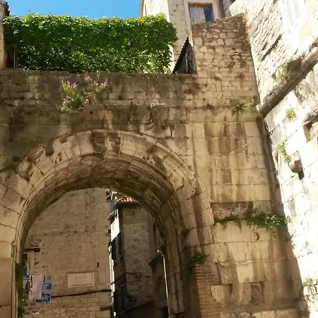 Apartment Petrova Attic *