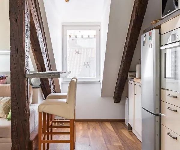 Petrova Attic * Split