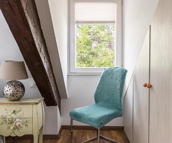 Petrova Attic Appartement *