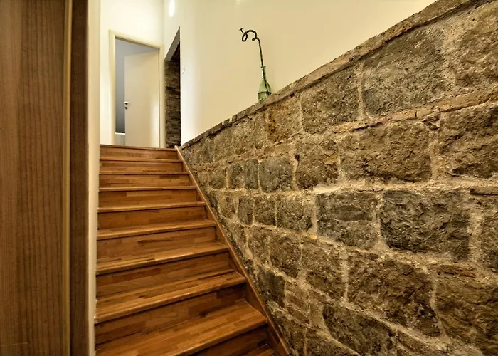 Petrova Attic * Split