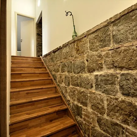 Petrova Attic * Сплит